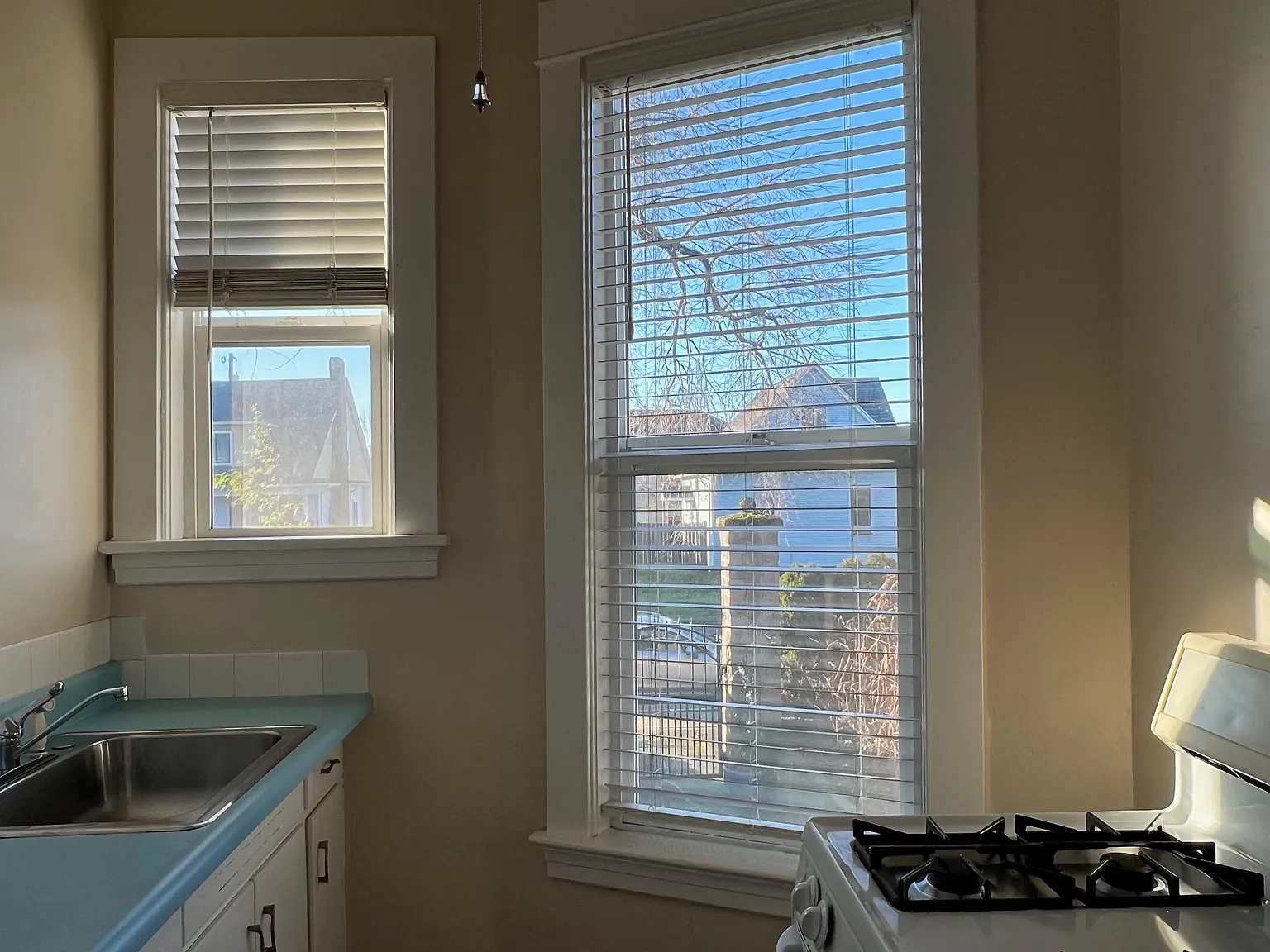 Studio, 360 sqft, $1,050 — Photo 4