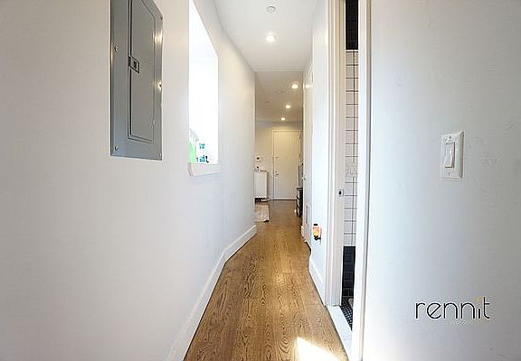 4th image of 634 Kosciuszko St #3B
