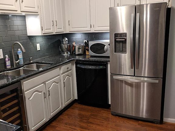 Kitchen remodeled when we purchased in 2016