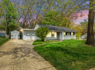 810 Denway Dr, Kalamazoo, MI 49008