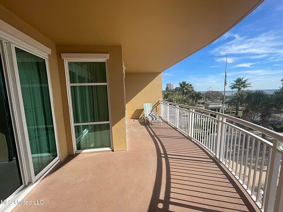 4th image of 2228 Beach Dr #202