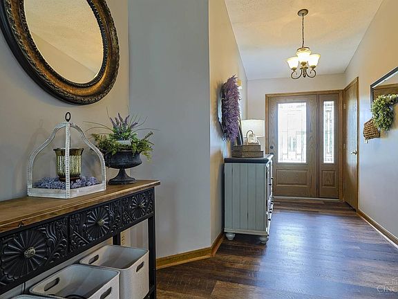 3rd image of 480 Loren Ln