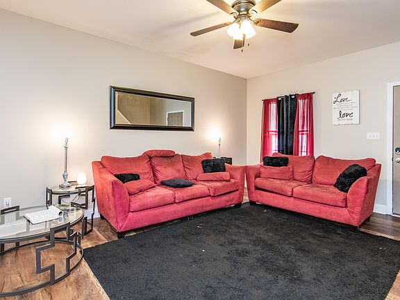 4th image of 355-357 Williamsburg Ln