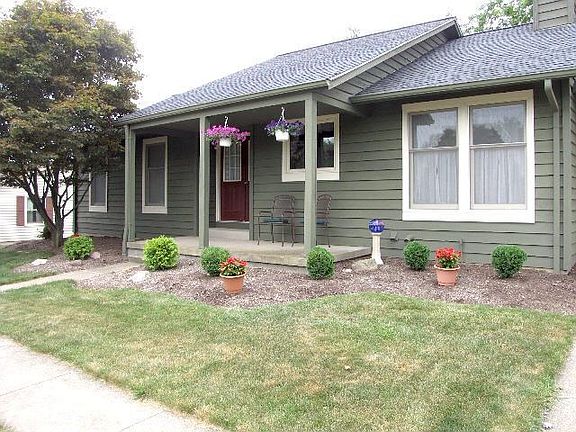 2nd image of 943 Woodview Dr