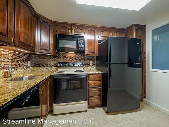 3rd image of 3101 New Mexico Ave NW APT 216