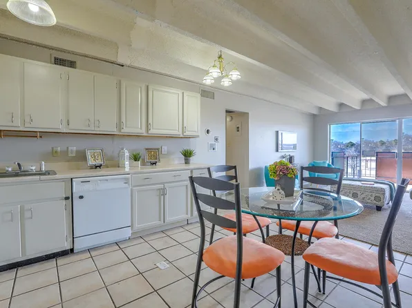 1100 Alvarado Dr SE APT 211, Albuquerque, NM 87108