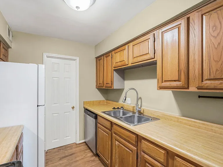 2507 Montrose Blvd #23 — Photo 15