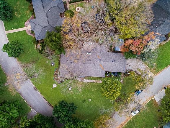 3rd image of 1103 Lakeshore Dr