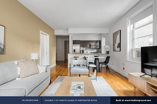 Rented by The Blueground | media 46