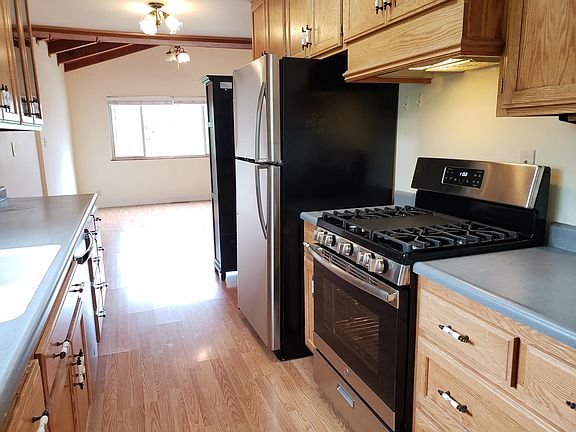 4th image of 32 Ivy Ct