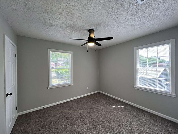 3rd image of 2247 Malone Ave