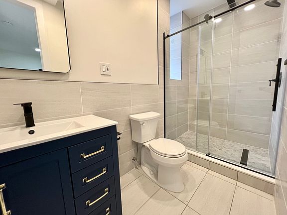 5th image of 3111 Heath Ave #B1