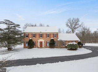 118 Middle Creek Rd, Gilbertsville, PA 19525