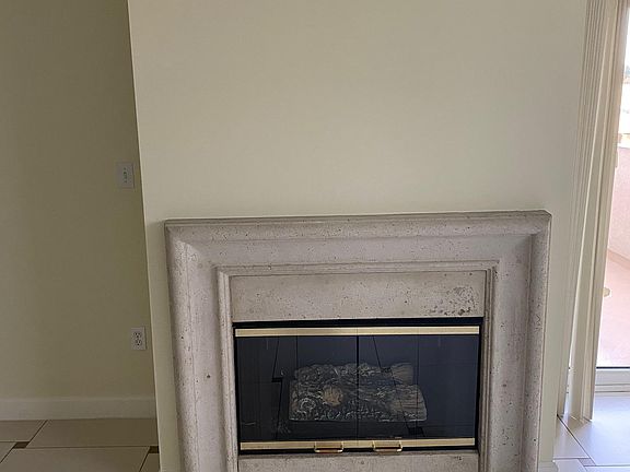 2nd image of 1533 Colby Ave #302