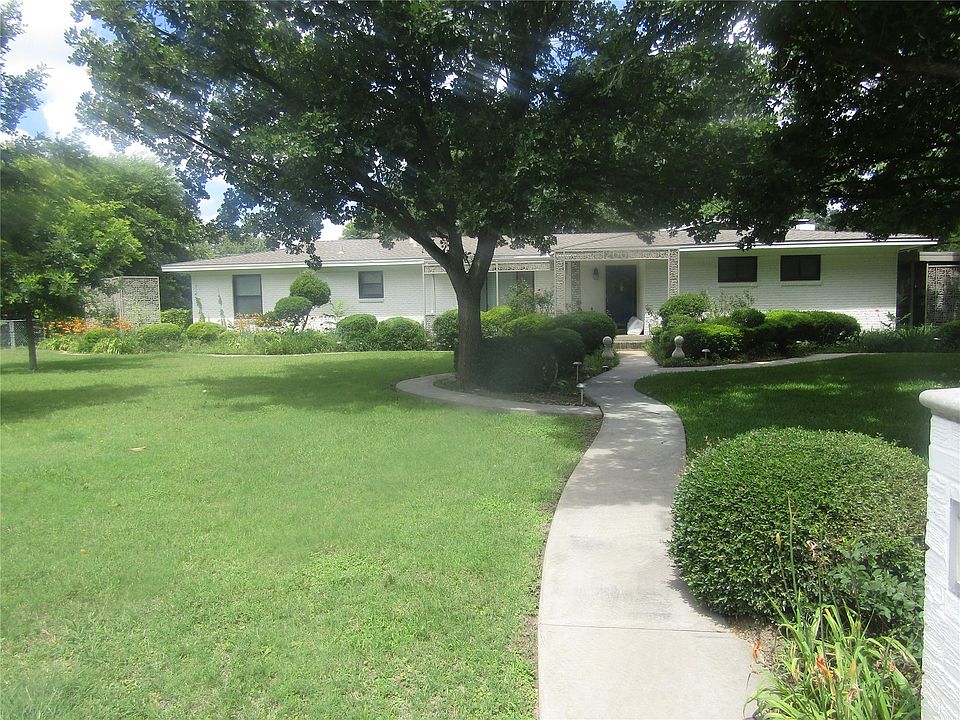 1st image of 200 Lakeridge Rd