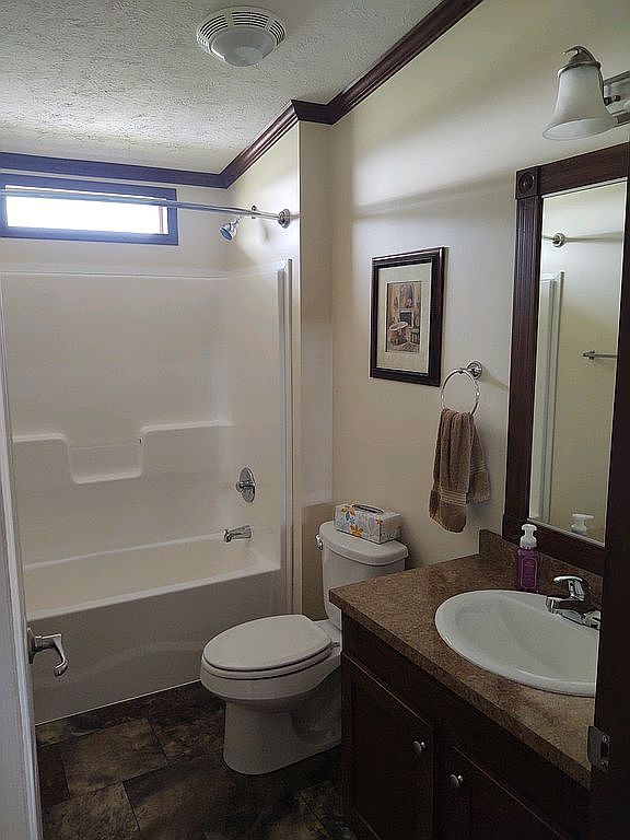 4227 Lakeview W, Saginaw, MI 48603 Zillow