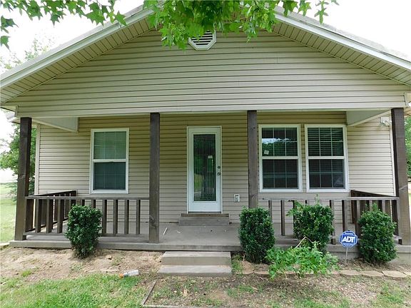 2nd image of 190 Grand Saline St