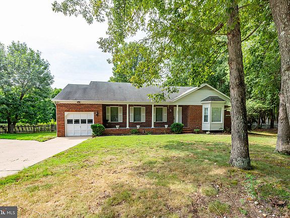 2nd image of 5800 Queens Mill Cir
