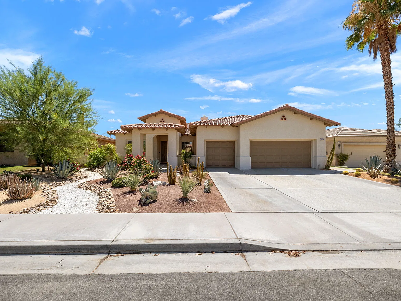 3 bed, 2425 sqft, $4,500 — Photo 3