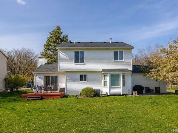45931 Cider Mill Rd, Novi, MI 48374