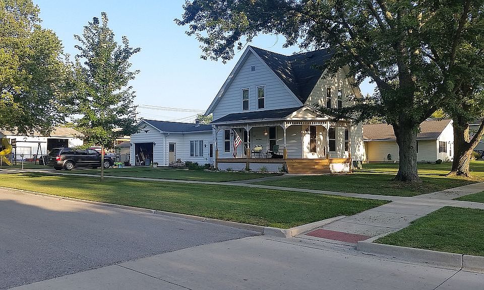1st image of 107 W 3rd South St