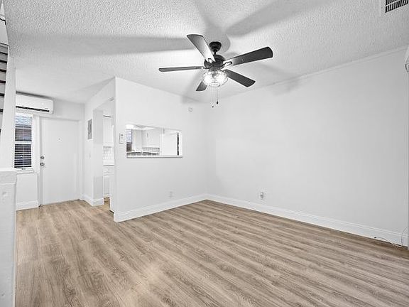 3rd image of 1801 NE 56th St APT 7