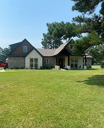 2nd image of 5120 Country Rd