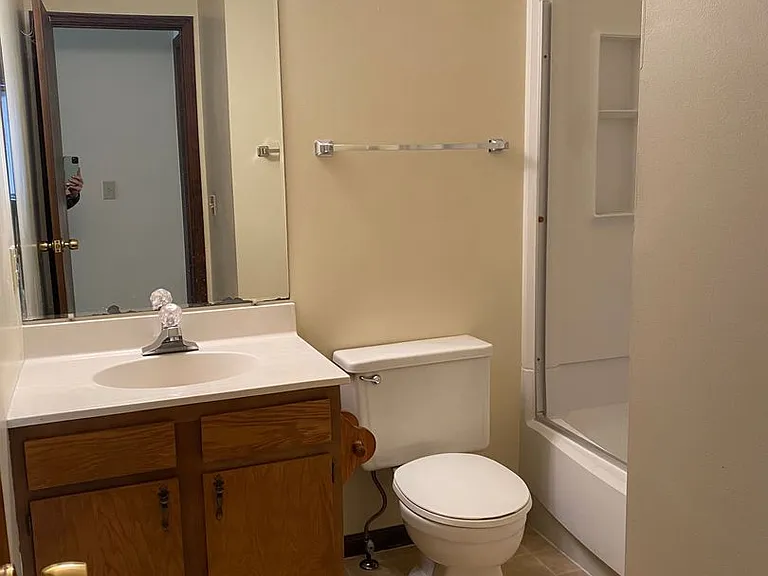 1624 Buttonwood Ct #I — Photo 12