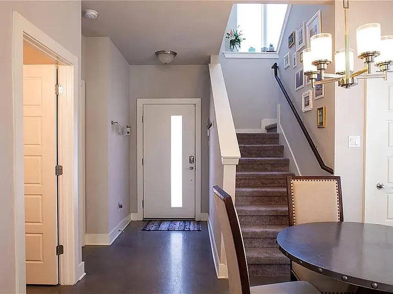 2913 Bond Dr — Photo 6