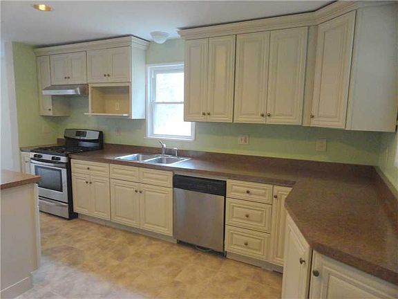 2nd image of 110 W Pennview Ave