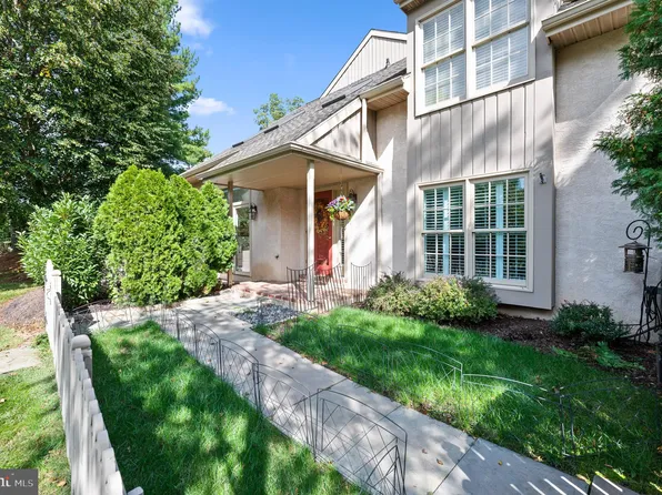 401 Chandlee Dr, Berwyn, PA 19312