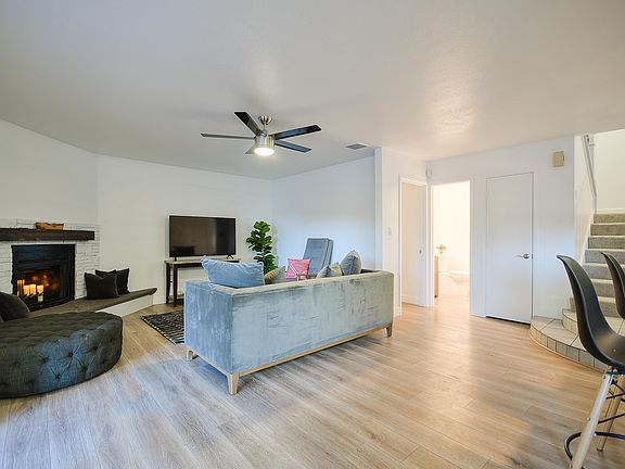 5th image of 939 E Driftwood Dr