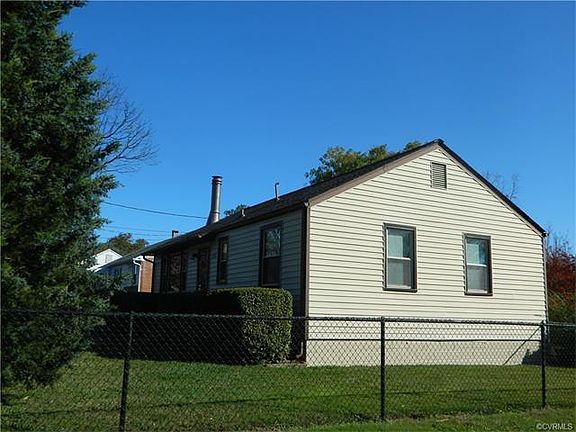 2nd image of 3201 Howard St