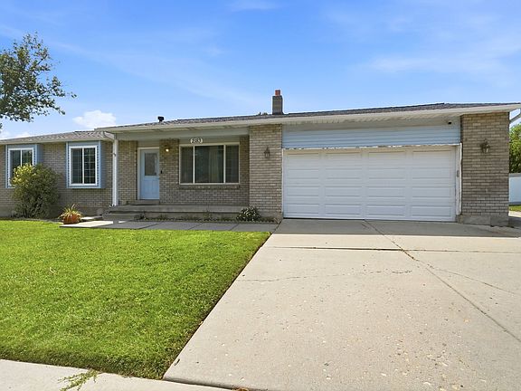 3rd image of 2183 Gregory Ave
