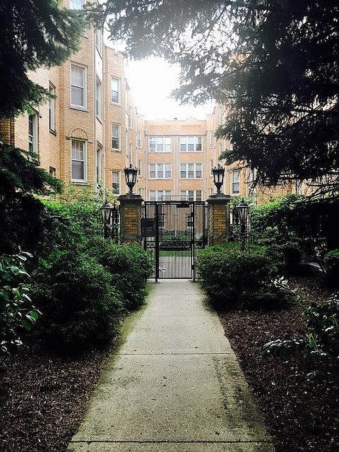1st image of 4332 N Hermitage Ave APT 3W