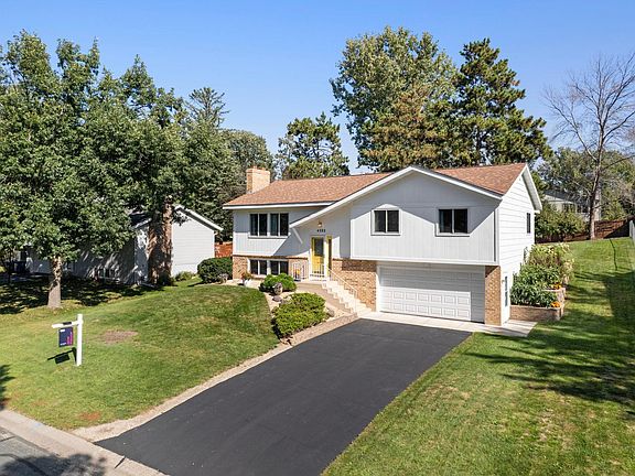 3rd image of 4252 Heritage Dr