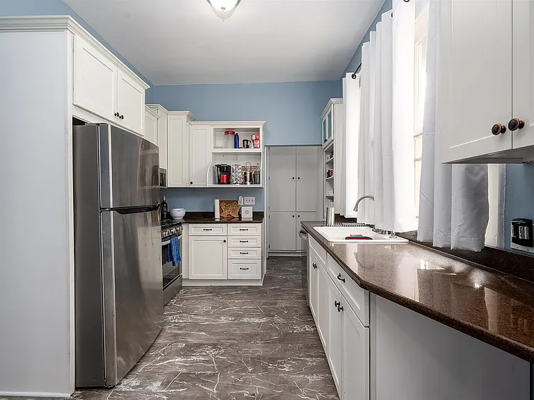 1347 Harbert Ave — Photo 9