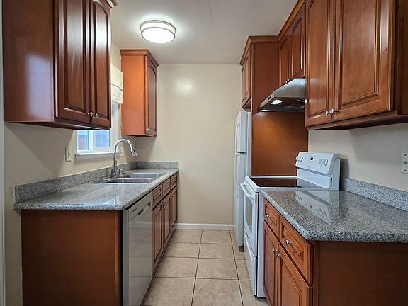 2nd image of 1586 Parkview Ave APT 3
