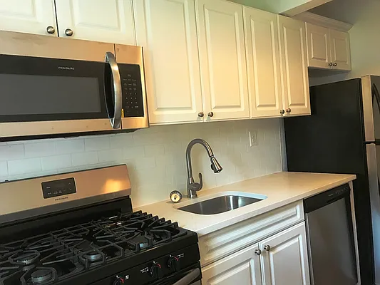 Rented by Prime Realty | media 41