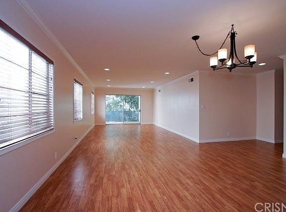 5th image of 1231 N Columbus Ave APT 3D