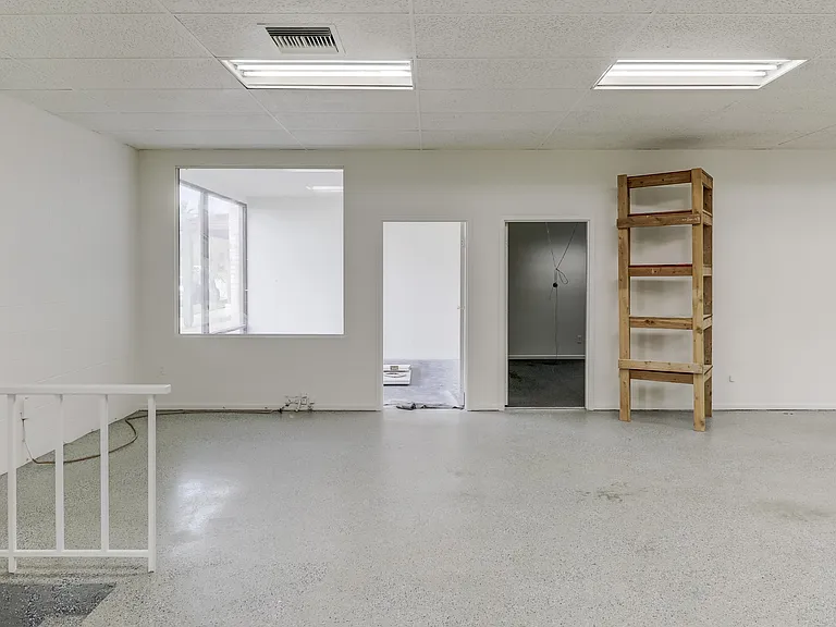 823 W Colton Ave — Photo 6