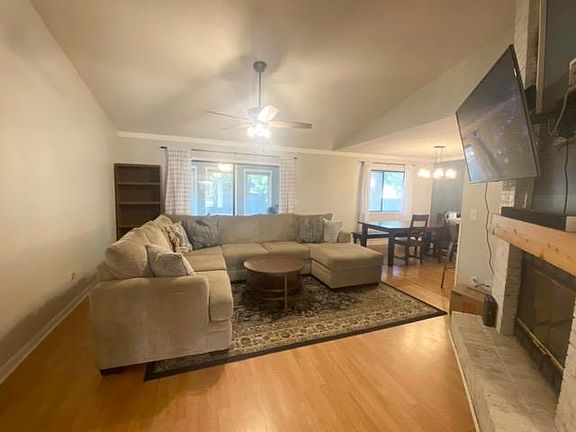 4th image of 3770 Peachtree Way