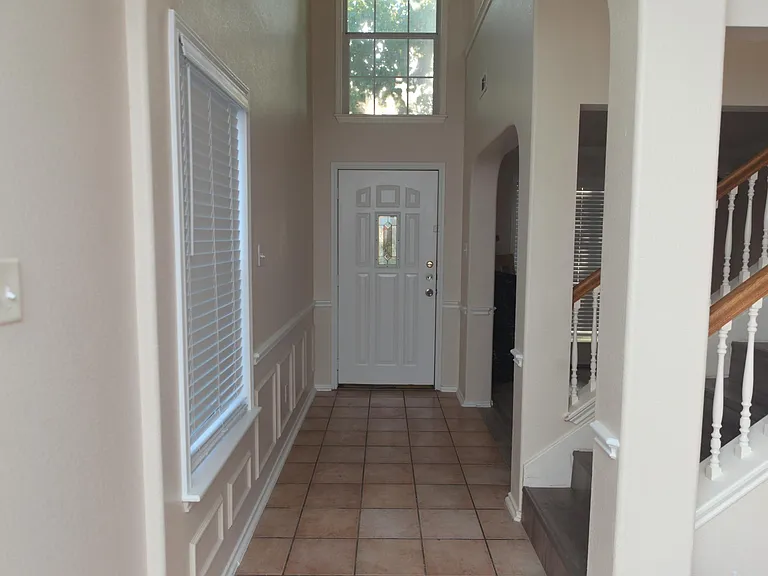 1600 Quarry Dr — Photo 5