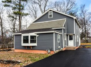 255 Passaconaway Dr, Dracut, MA 01826