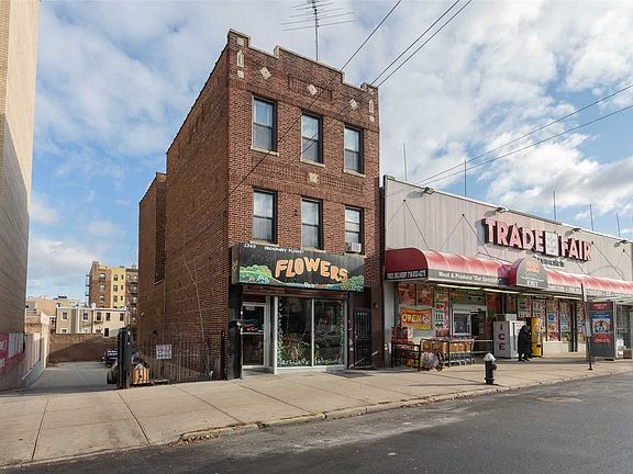 2nd image of 2349 Broadway
