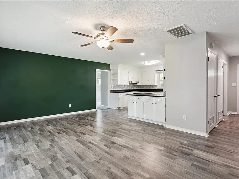 72 Ferguson Ln — Photo 12