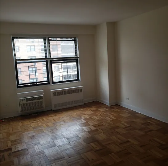 9801 67th Ave #7V — Photo 3