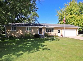 400 7th St E, Hector, MN 55342