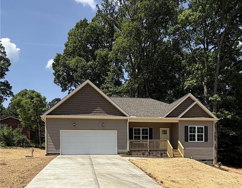 1st image of 3208 Imperial Dr