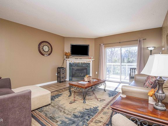 4th image of 205 Ogle Dr #332